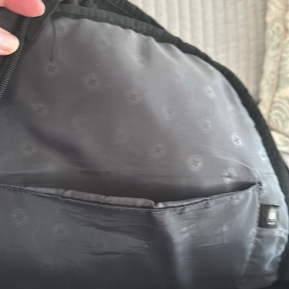 Swiss Gear Laptop backpack in black/ grey with laptop sleeve & tablet sleeve - Picture 10 of 16